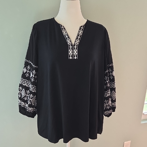 Ruby Rd Woman Black With White Embroidery 3/4 Bell Sleeve Top Size 2X - Picture 5 of 10